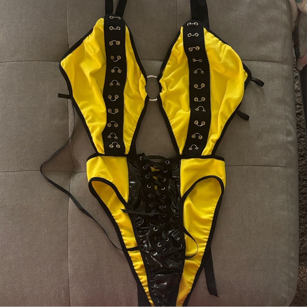 Cocofields bodysuit